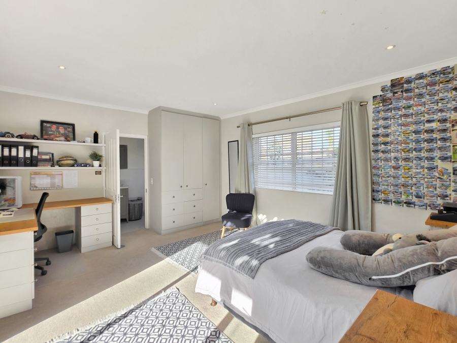 3 Bedroom Property for Sale in Constantia Western Cape